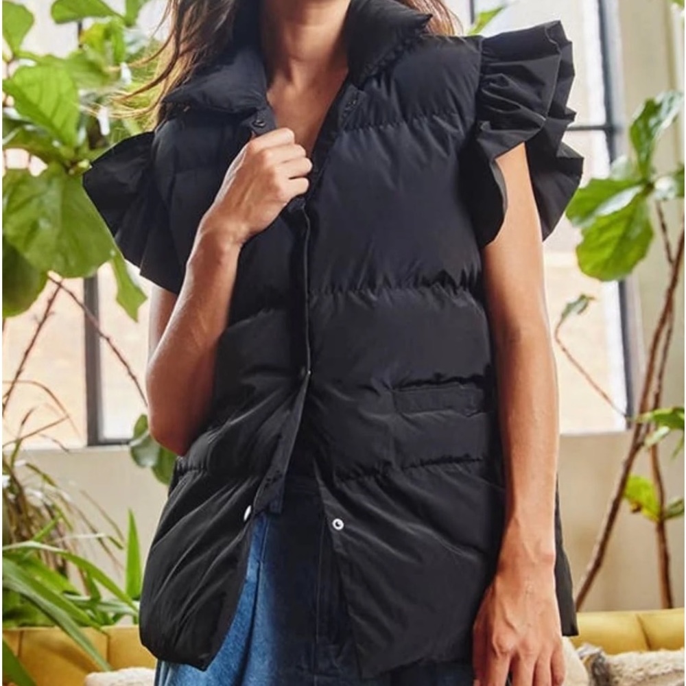 Bucketlist down vest size small NWOT